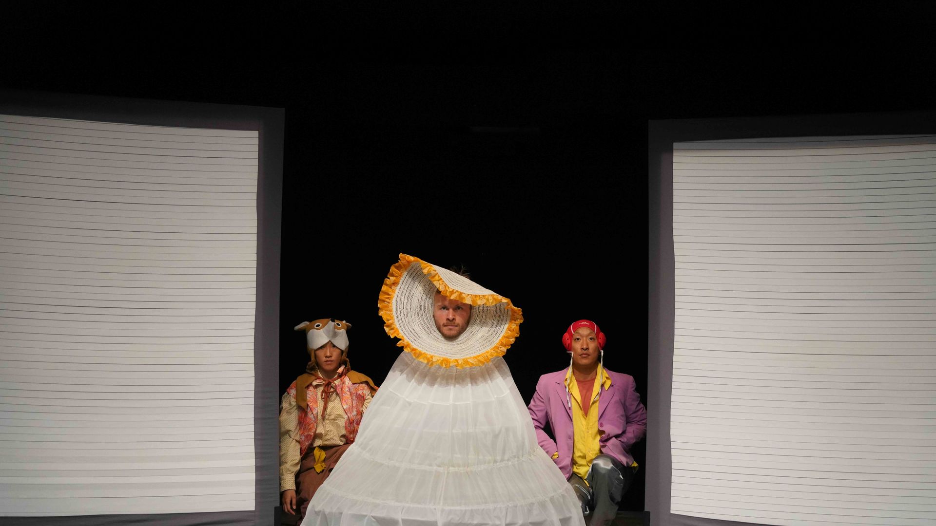 Spiel im spiel / Spel in spel (3+) - Ceren Oran & Moving Borders (DE)