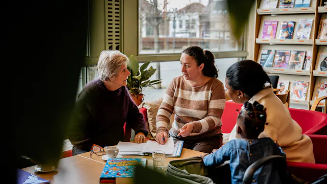 Samen Nederlands oefenen in bibliotheek Nazareth