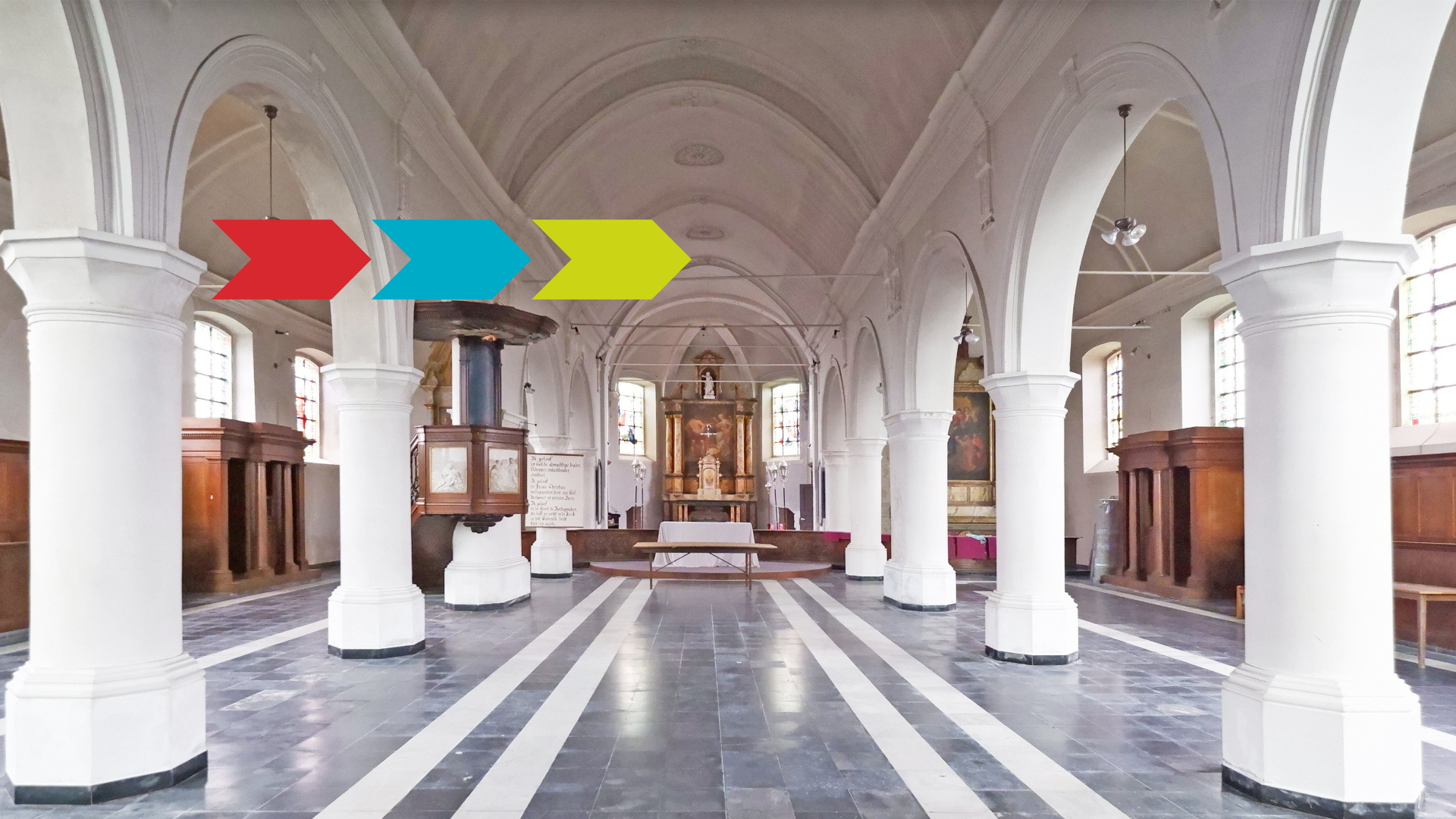 zicht op een lege binnenkerk