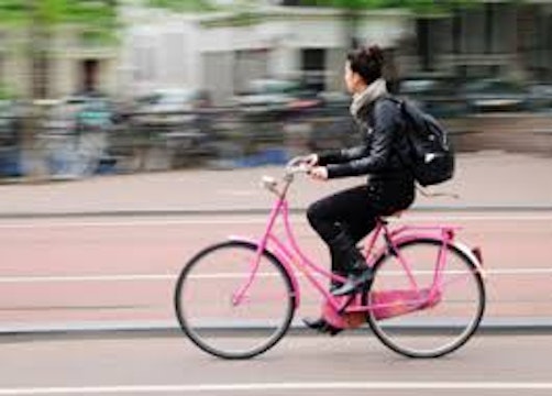 Femma d'Annekes Deerlijk fietst. | Deerlijk UiTinVlaanderen