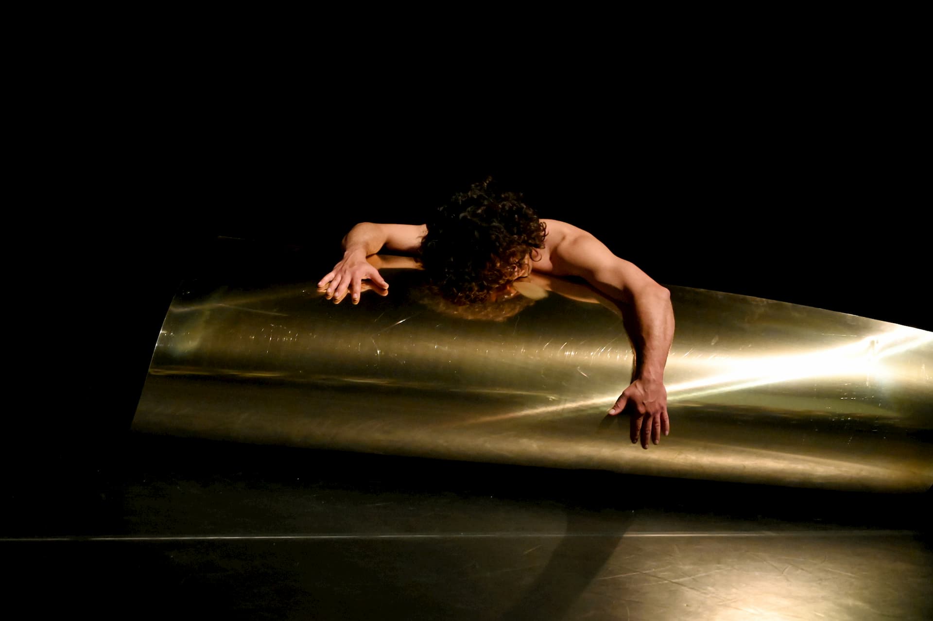 COM foto Ehsan Hemat Everything brings us back to the body (c) Teodora Georgieva