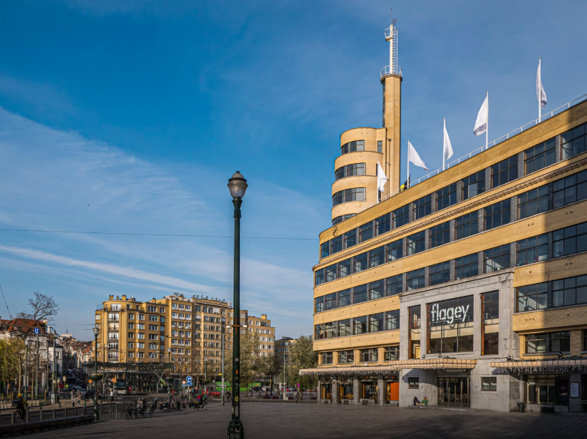 Flagey: pakketboot en geluidsfabriek
