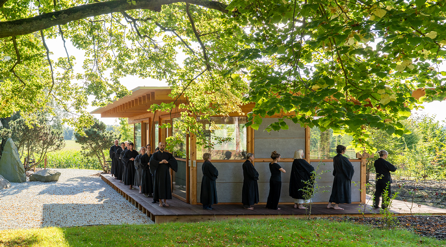 Stilte Paviljoen Stapmeditatie