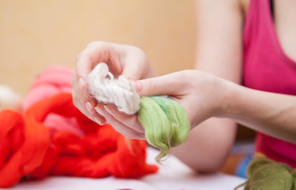 Werken rond behoeften en een tastbaar eigen themakussen vilten - Inge Casteleyn