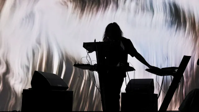 Rival Consoles - Support: sasja