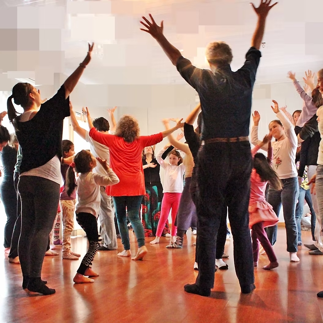 Biodanza voor families in Edegem met Inge Struyf