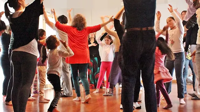 Biodanza voor families in Edegem met Inge Struyf