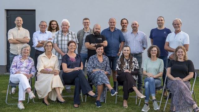 Help , moeder trouwt !