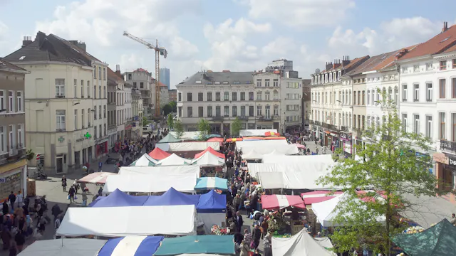 Marché du dimanche à Molenbeek - Place Communale