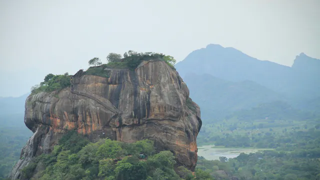 De beroemde Sigiriyarots in Sri Lanka.