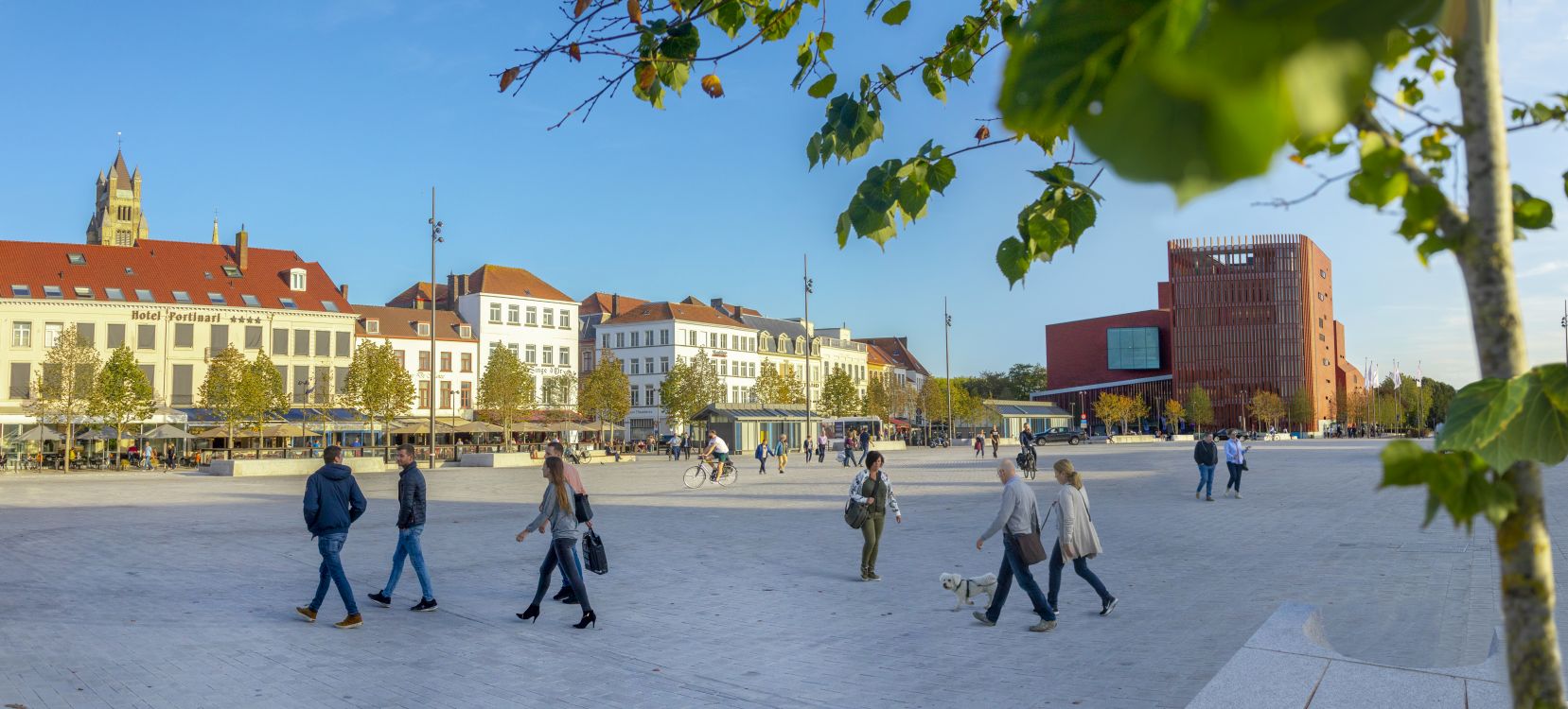 GEMEENTEBESTUUR KNOKKE-HEIST