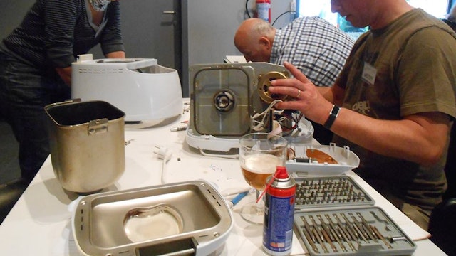 Repair Café Klein-Brabant in actie