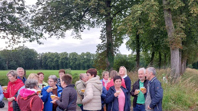 met een bolderkar vol lekkers in de omgeving van de abdij te Westmalle