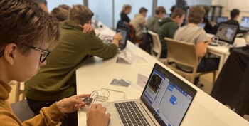 Programmeren in JavaScript, HTML en CSS met CodeFever - E-Riders