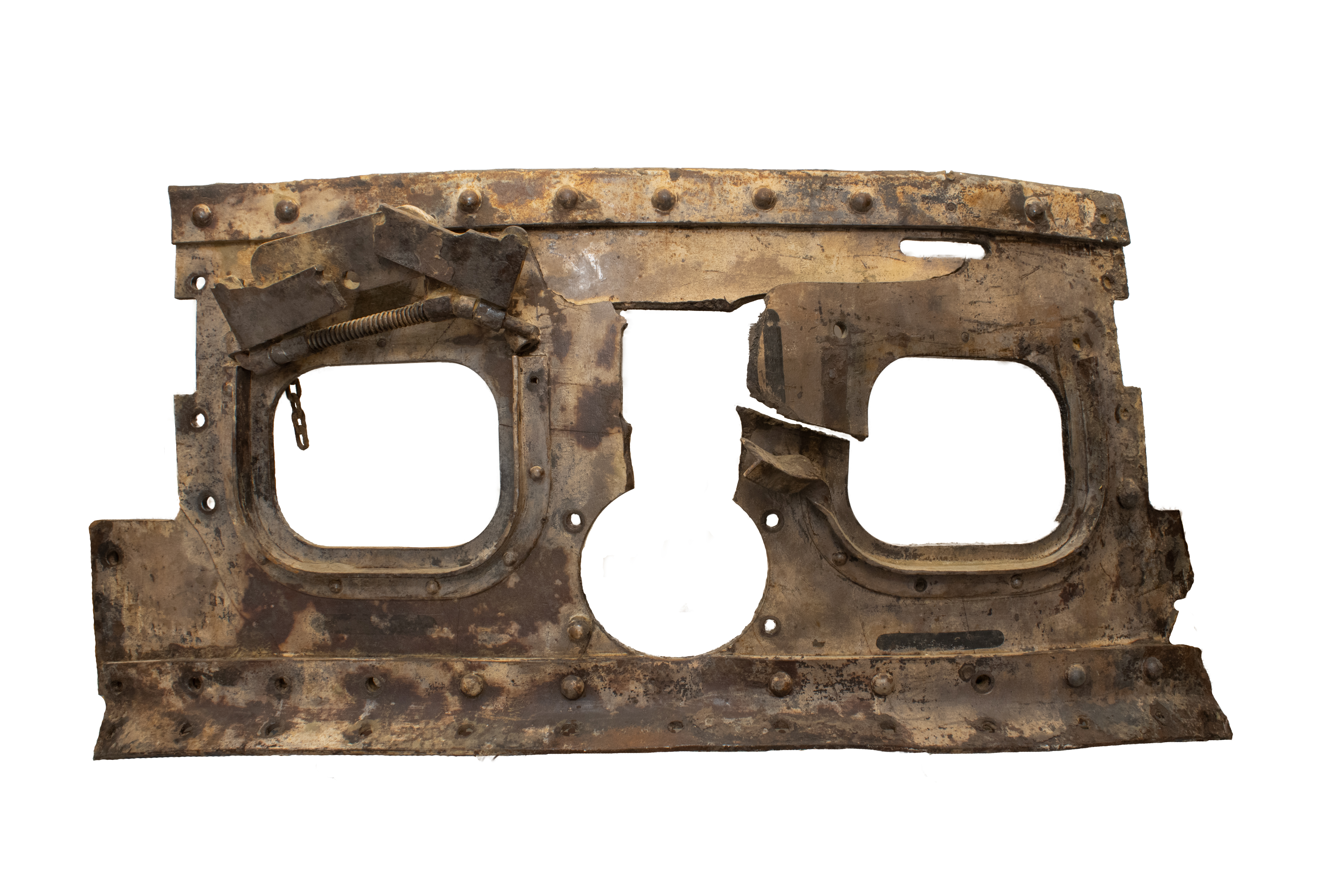 Een van de vele archeologische objecten in het museum: de voorplaat van een Britse Mk IV tank. Het fragment werd in 2017 aangetroffen tijdens archeologische opgravingen in Zonnebeke