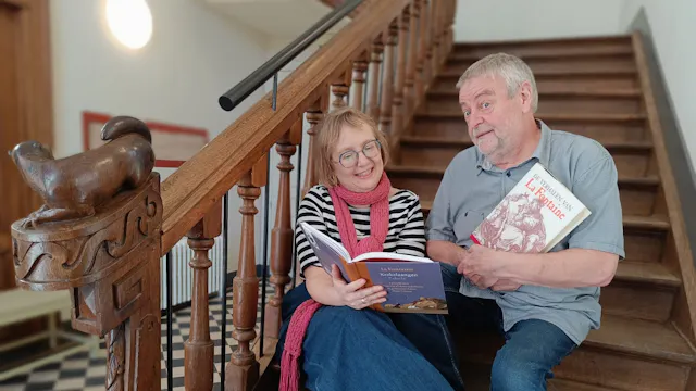 Jacqueline en Peter duiken in de verhalen van Jean de la Fontaine