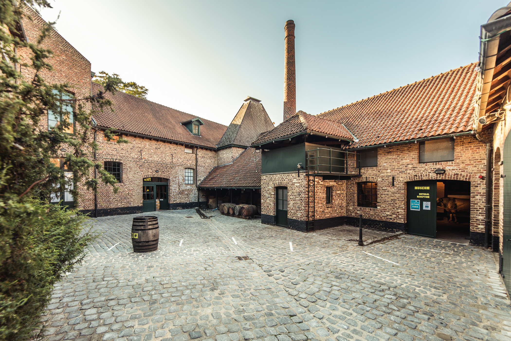 Binnenkoer van het Jenevermuseum