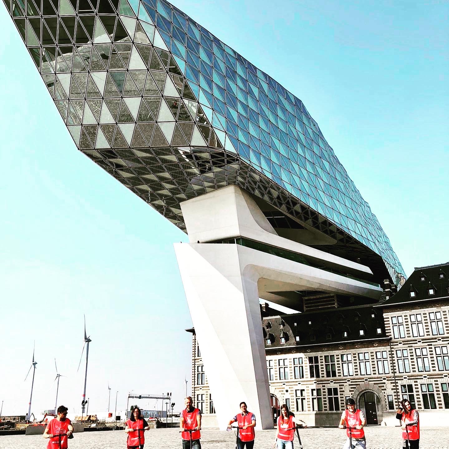 We rijden langs Antwerpse hoogtepunten