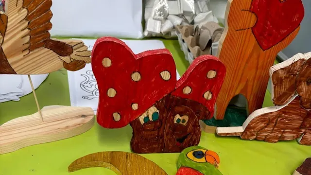HOUTEN FIGUREN VERSIEREN