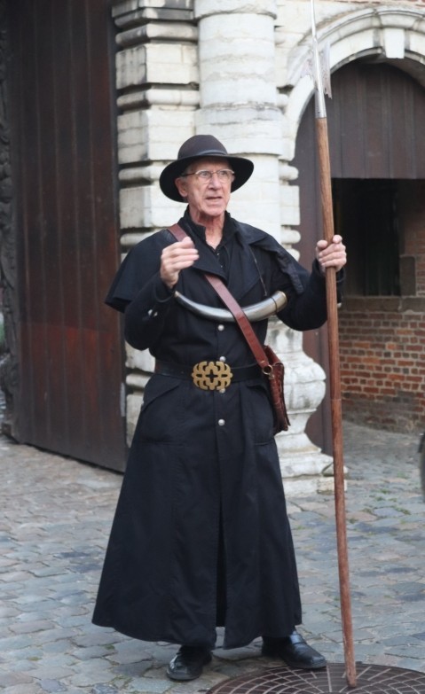 Met de nachtwachter op ronde in Middeleeuws Diest