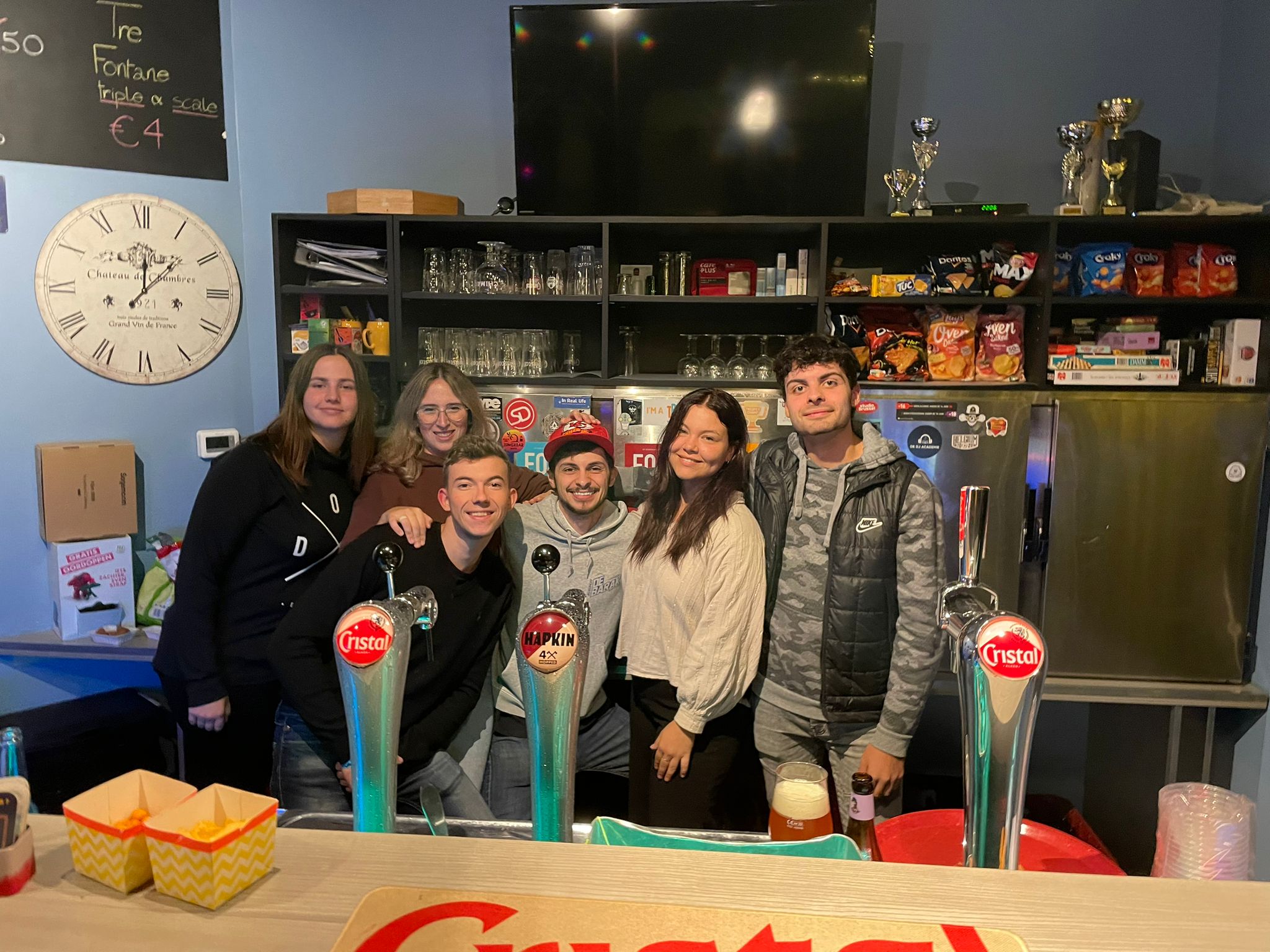 Een deel van het bestuur van Jeugdhuis De Barak