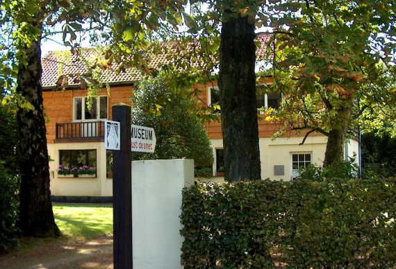 Gemeentelijk Museum Gust De Smet