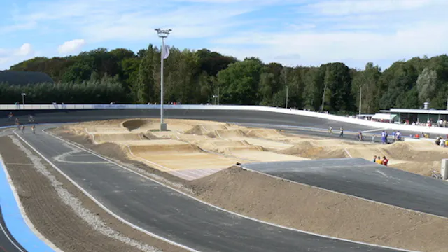 Fietsen, bmx'en en skeeleren op het Provinciaal Wielercentrum Antwerpen