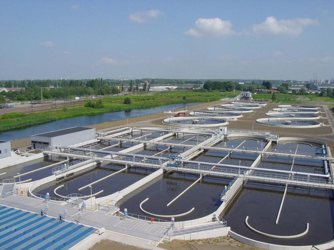 Volg de weg van vuil naar proper water