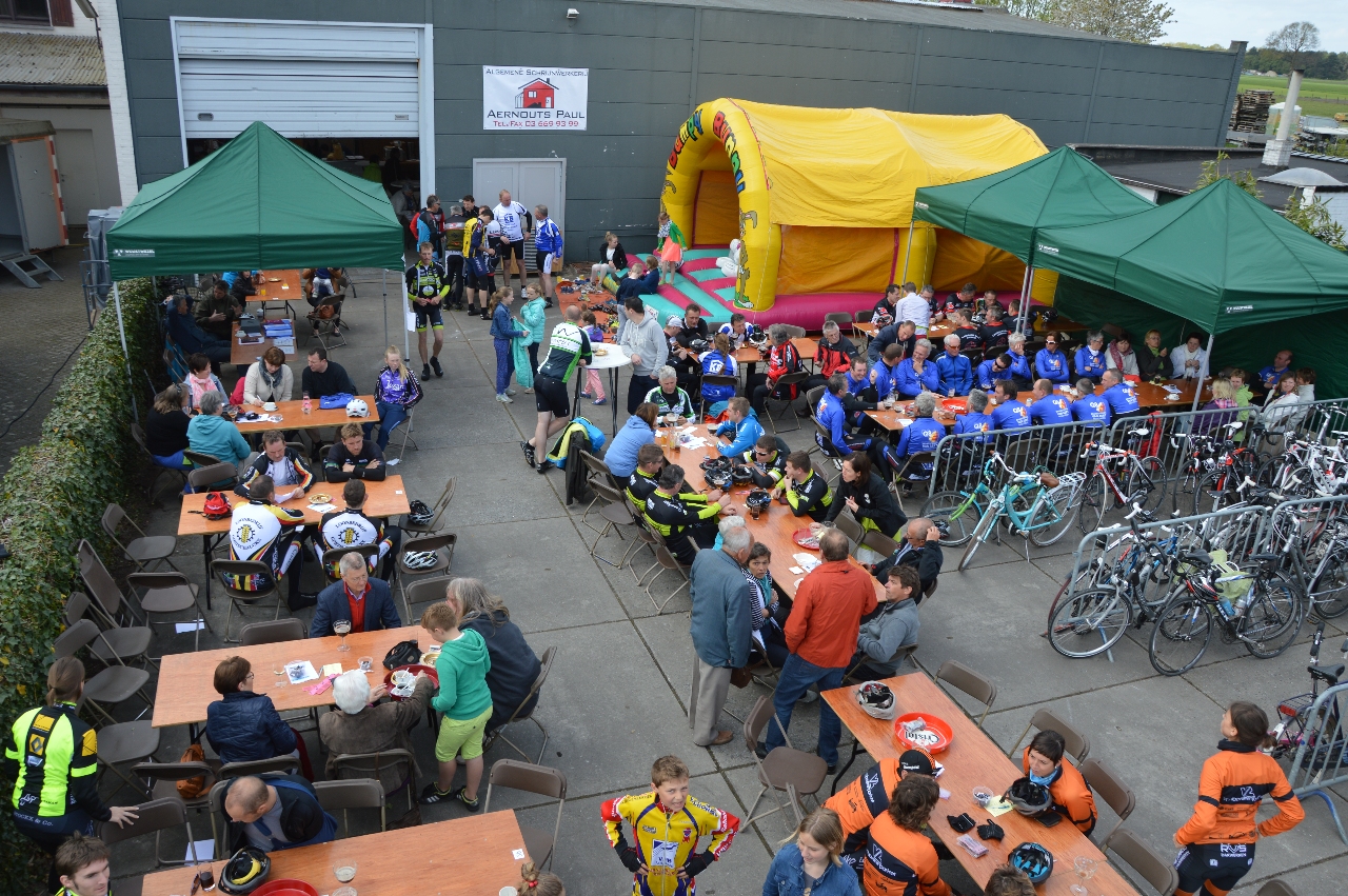 1 mei viering met fietstochten