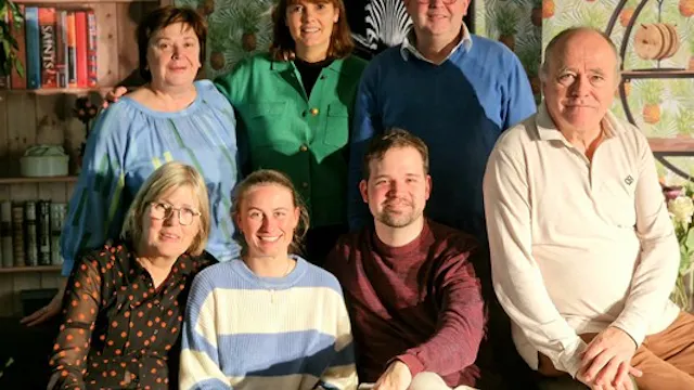 De cast van de theatervoorstelling 'DeMensZien Bij Dementie'