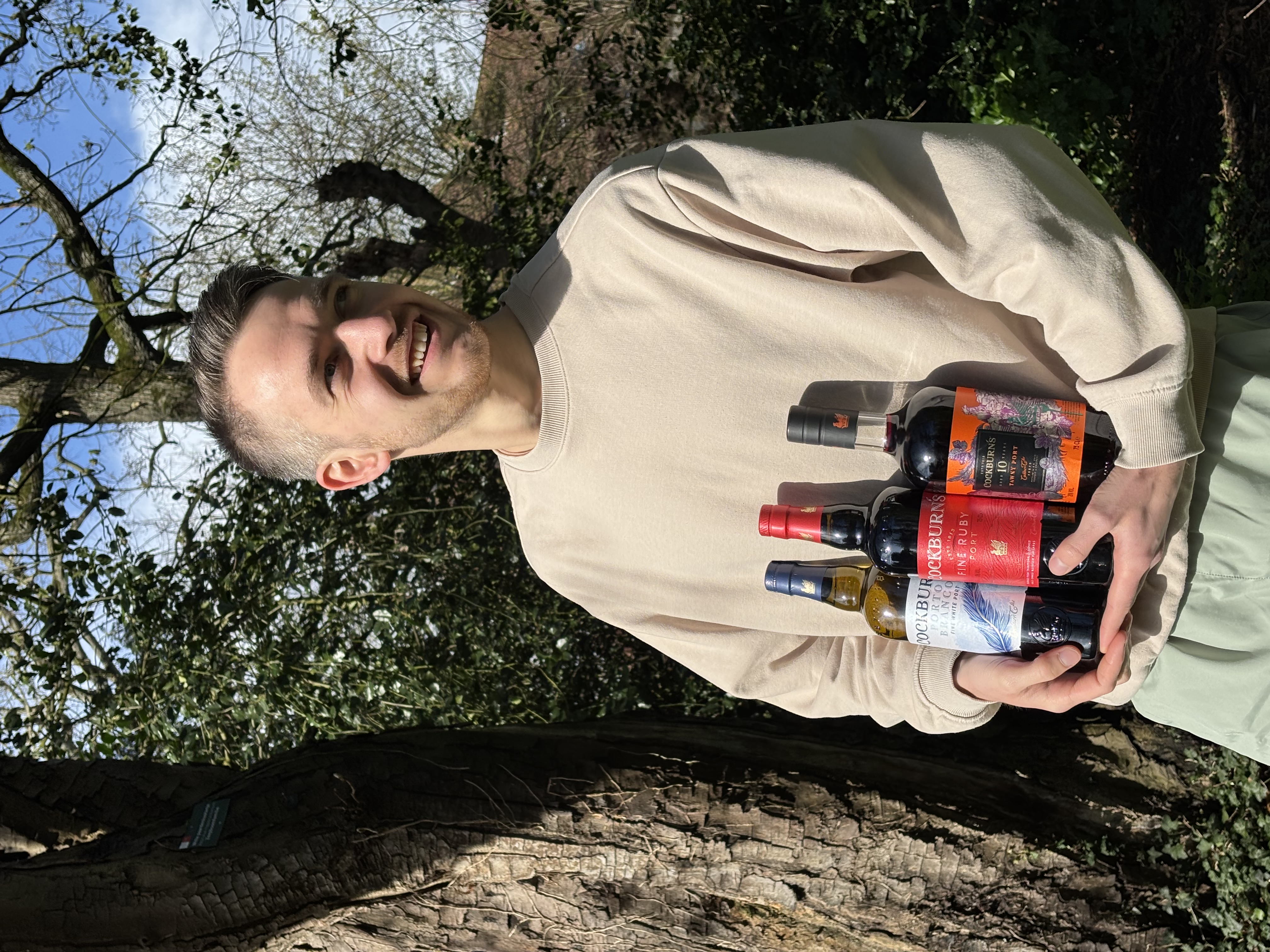 Barman Robbe Dupon met de Cockburn's porto