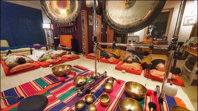 klankconcert in kleine groep bij Samsara thuis