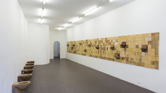 Établissement d'en face