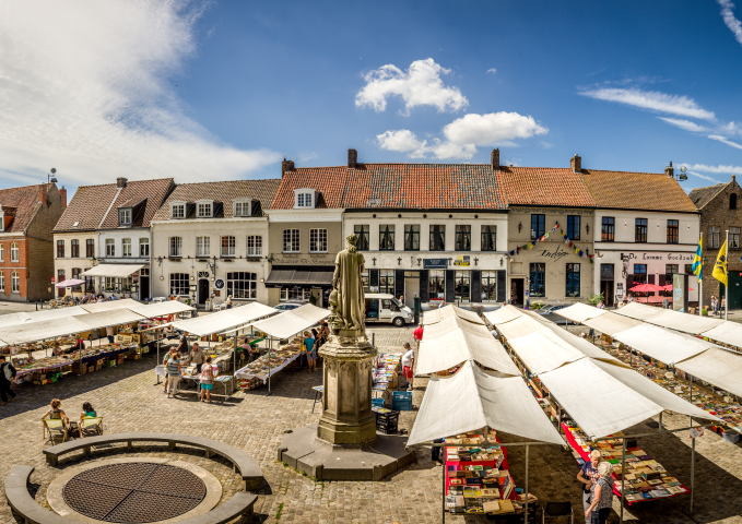 Boekenmarkt Damme