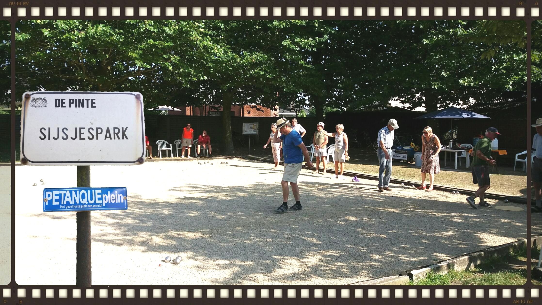 Pleinfoto met Straatbord