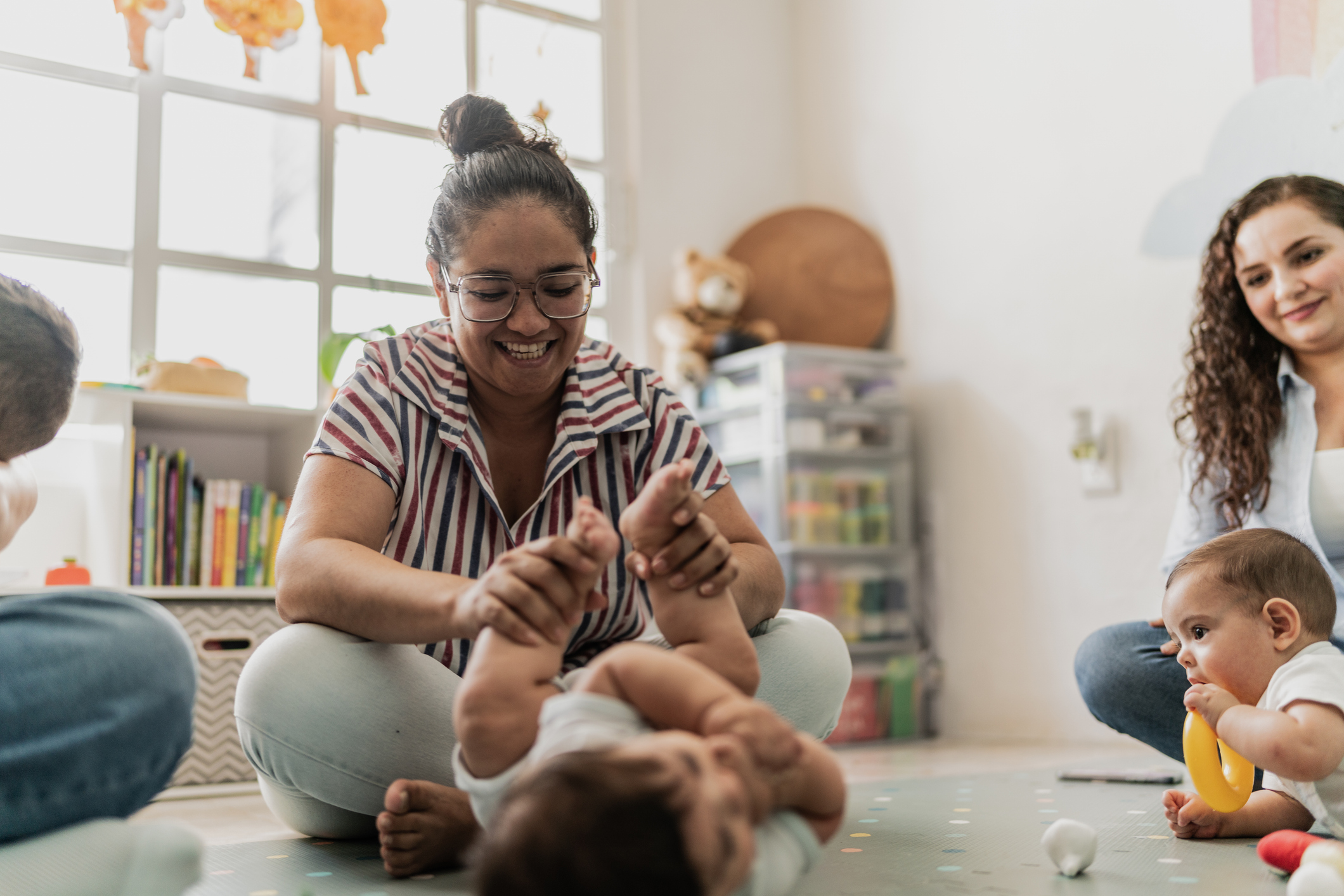 Mama's tijdens het Mamasalon in een Huis van het Kind in Antwerpen.