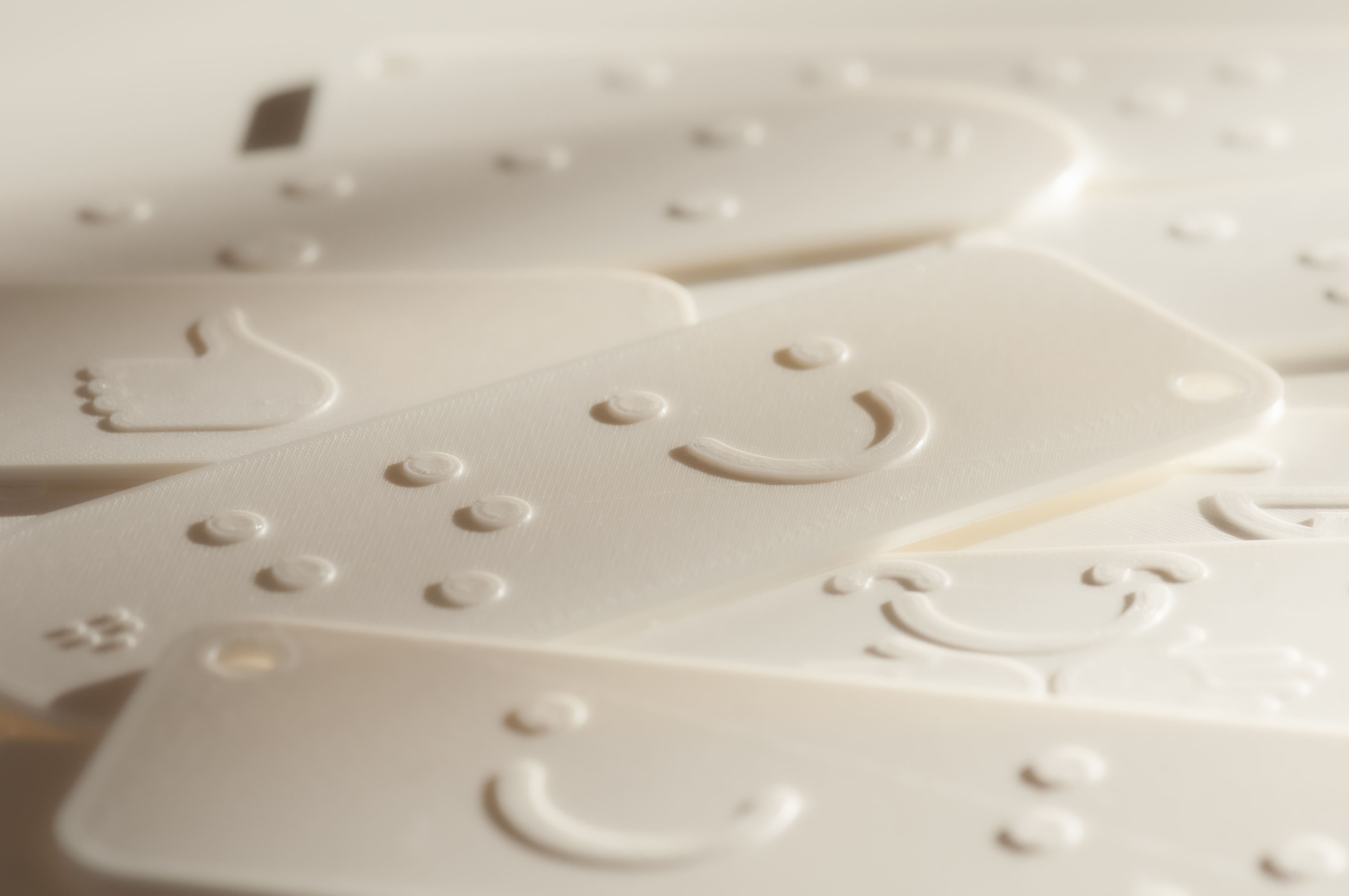 Braille meets emoticons - voelboek