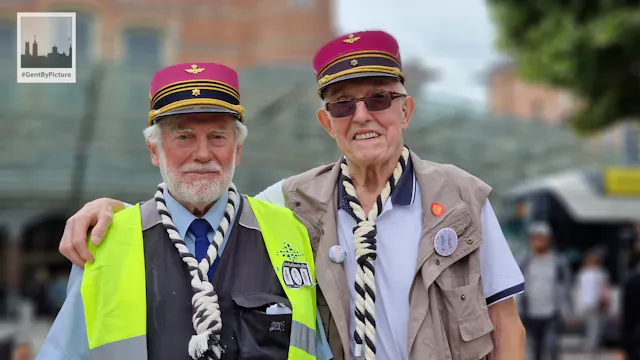 'Reuzen T'Jenne de strop en stationschef onder de luifel van Sint- Pietersstatie'