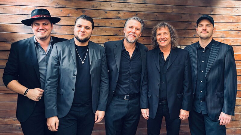 GuyVerlinde&TAOS-50-Promo-Pic (1)_edited.jpg