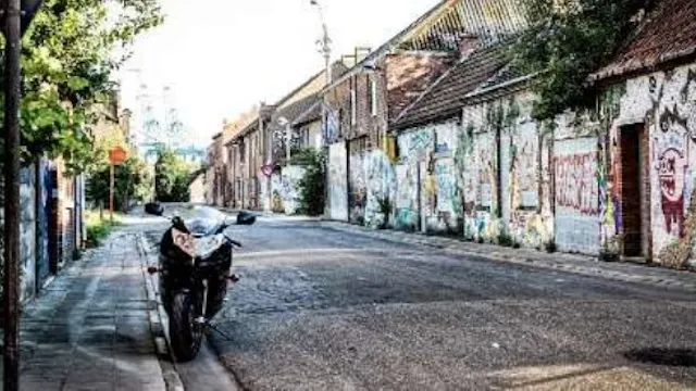 Unieke daguitstap Oosterweel Cruise en Doel