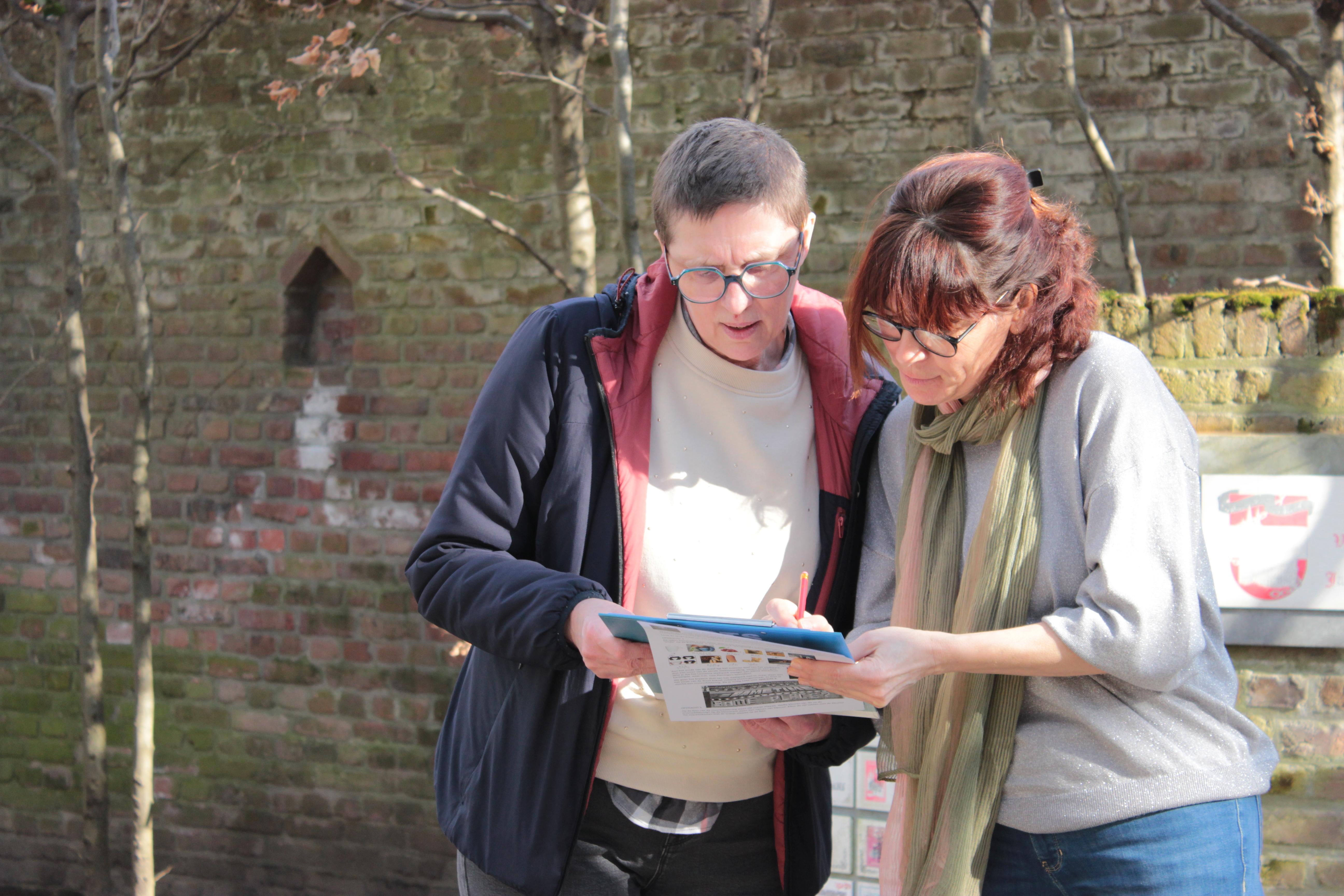 deelnemers wandelzoektocht