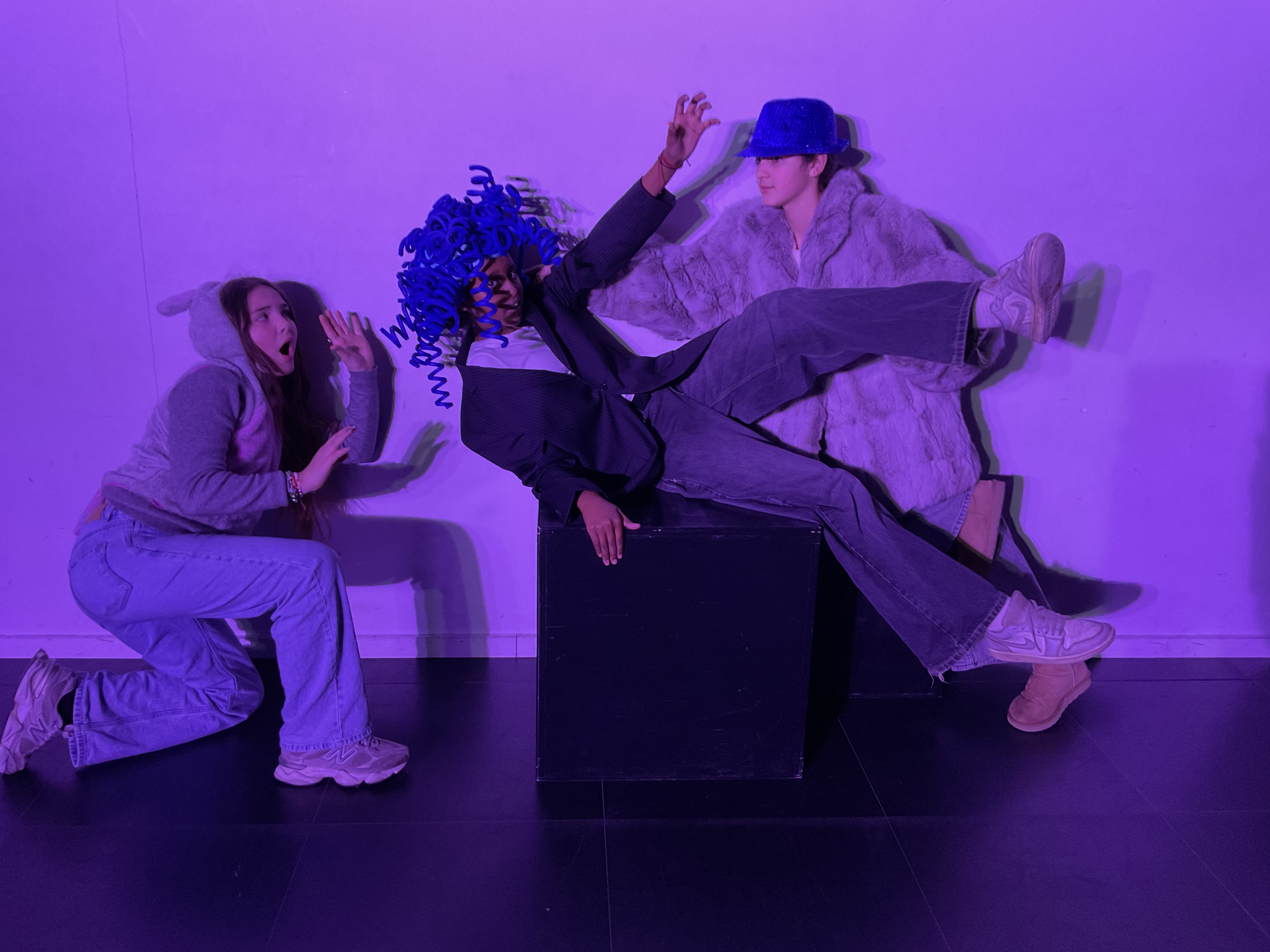 De leerlingen Woordkunst-drama van het CAZ tonen hun creaties.