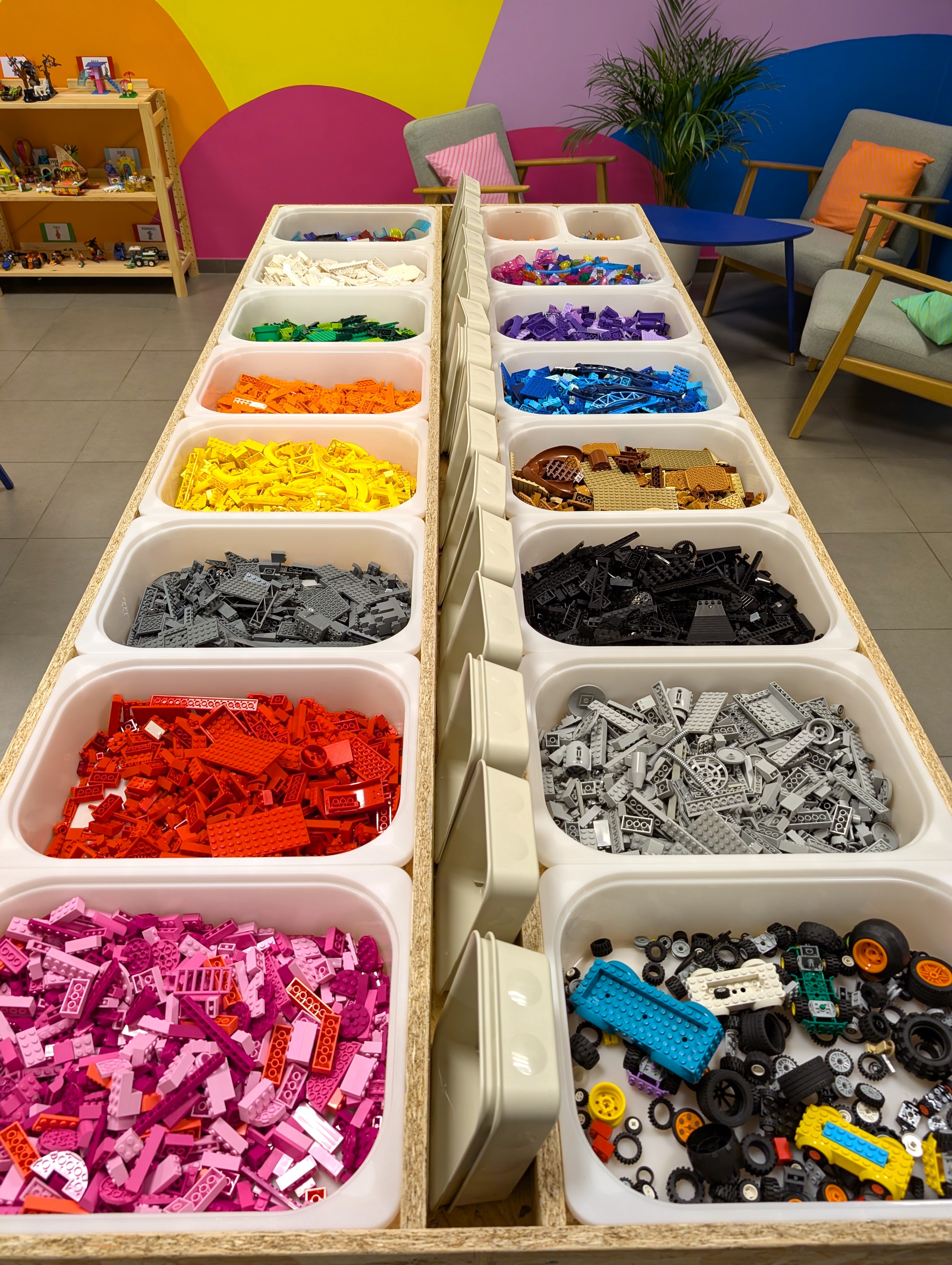 Duizenden LEGO-blokjes om mee te spelen!