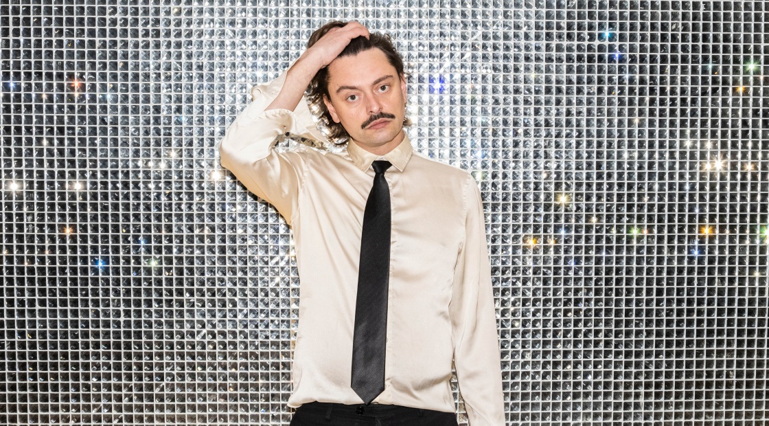 26-10-28 Gover Meit.jpg