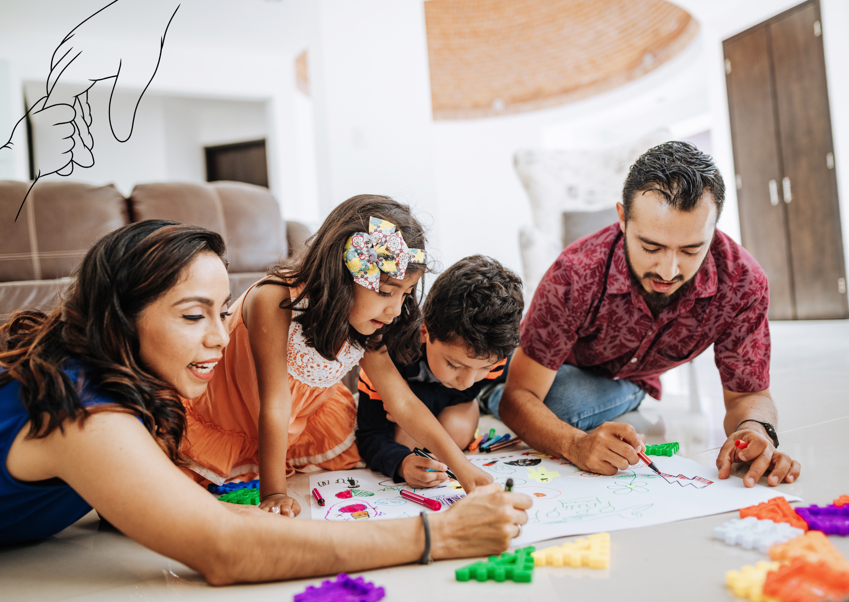 Gezin samen aan het tekenen op de grond