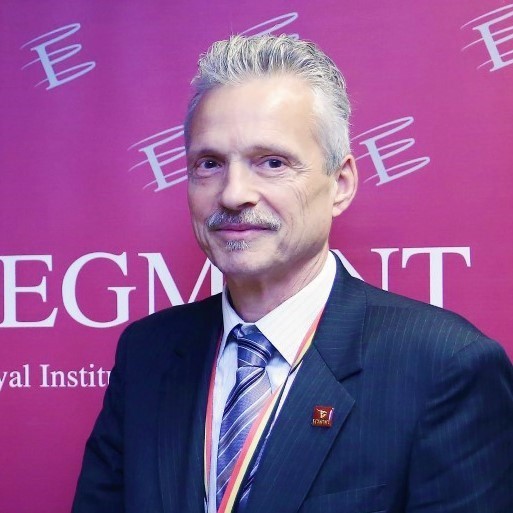 foto dir. egmont instituur