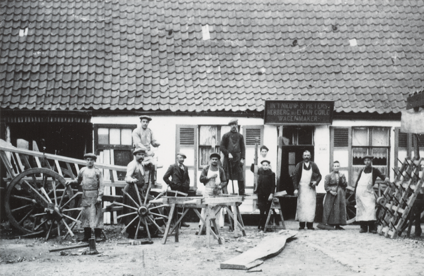 Wagenmakerij van Emile Van Coile in Dudzele/Sint-Pieters-Brugge, 1914.