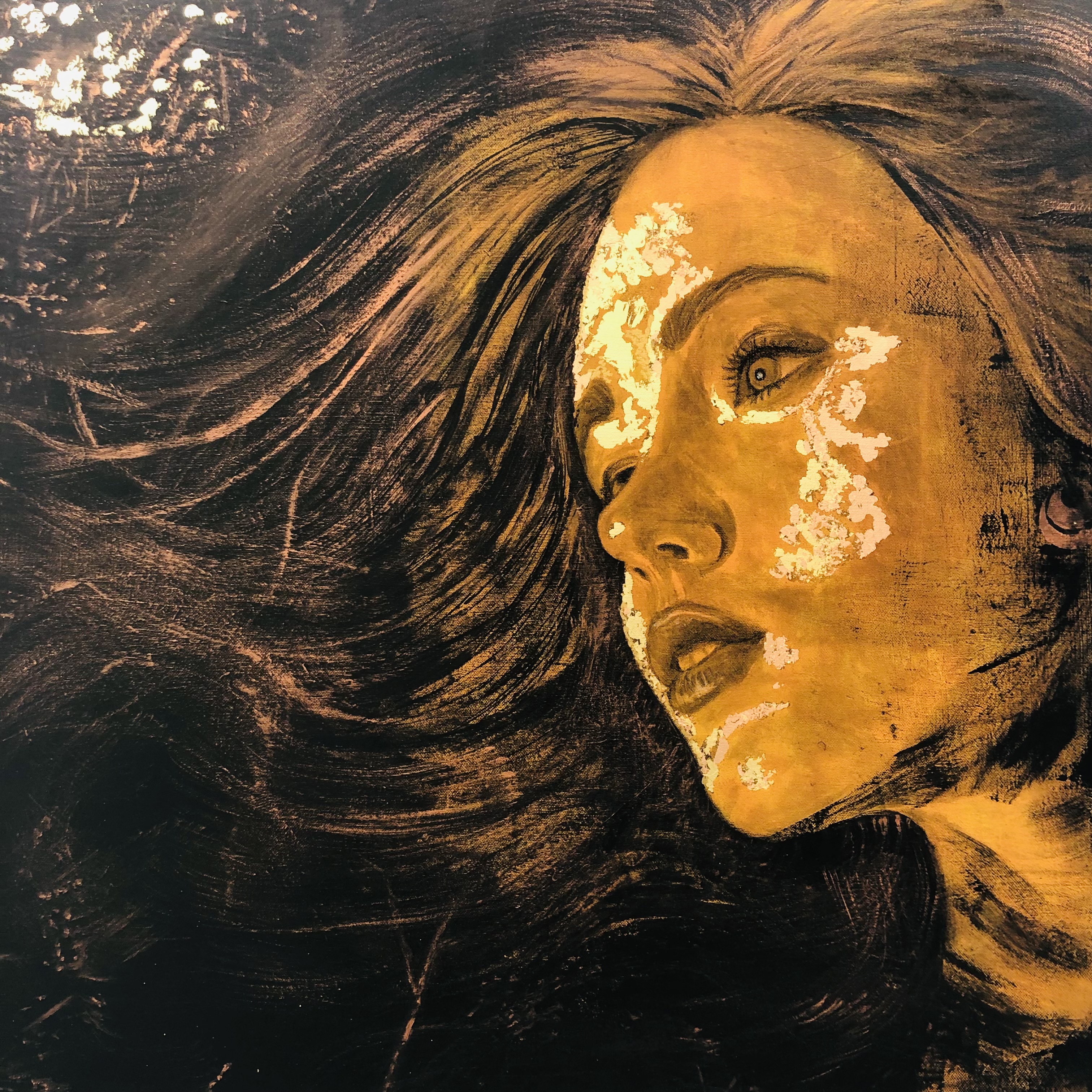 Golden Memories: een sfeervol portret waarin acryl en bladgoud versmelten op een 3D-canvas. Dit werk vangt de kostbaarheid van herinneringen in een samenspel van licht en schaduw. Nu te zien in de expo ‘Contours of the Soul’ bij Delvora.