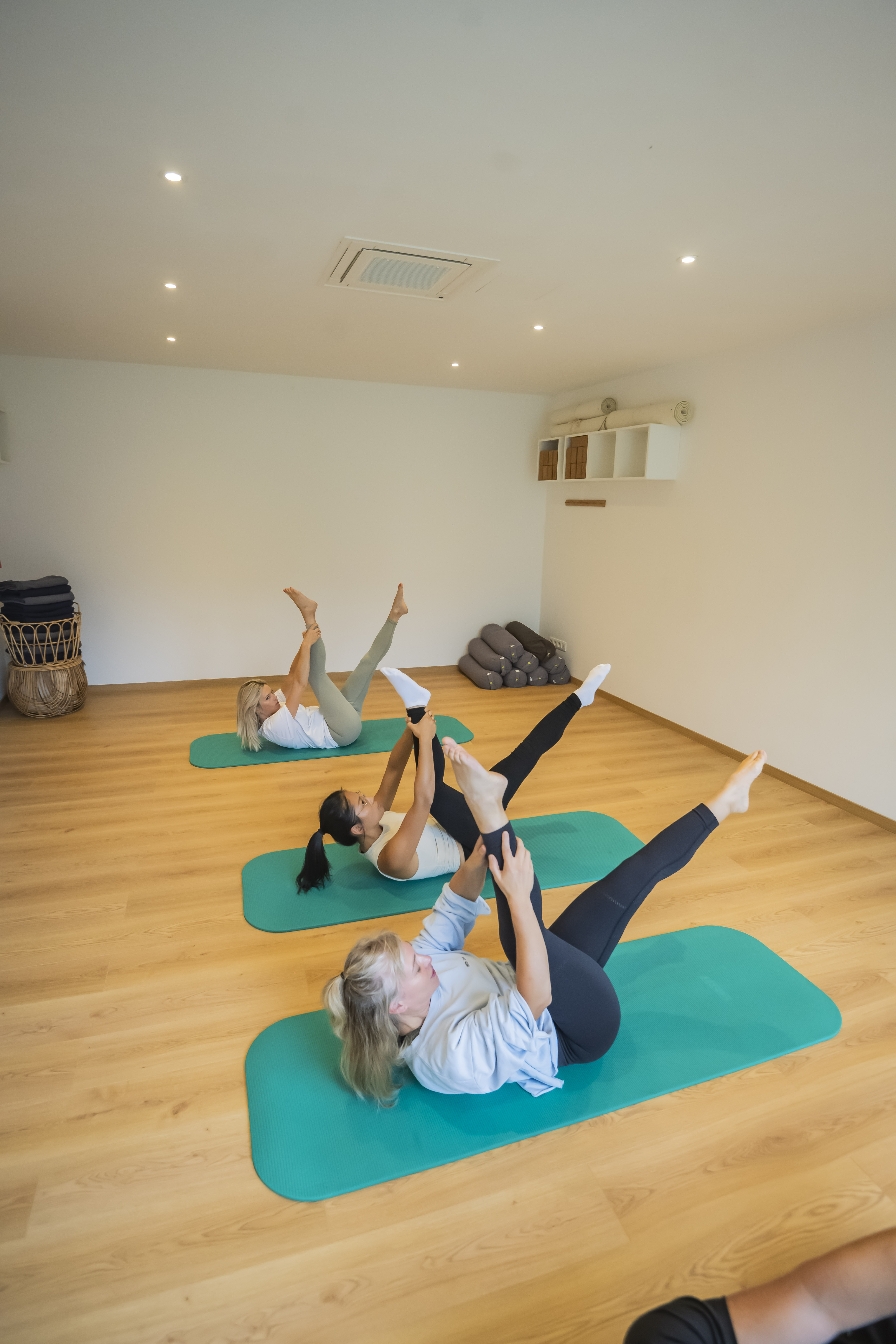 Pilatesles in Adfysio tuinstudio