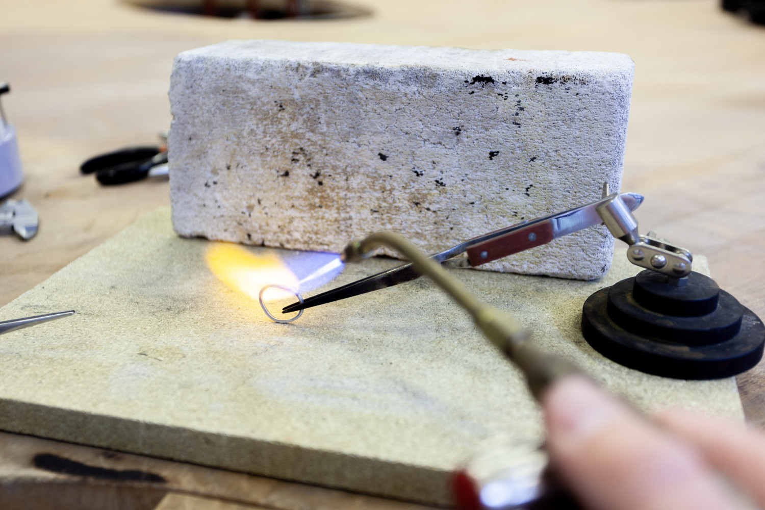 Smeed een zilveren ring